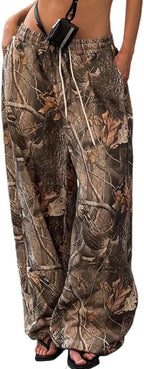 Women's High-Waisted Cargo Pants with All-Over Pattern