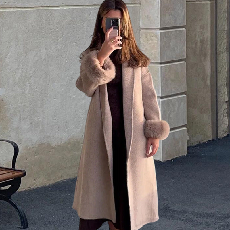 Elegant Warm Coat with Faux Fur Details
