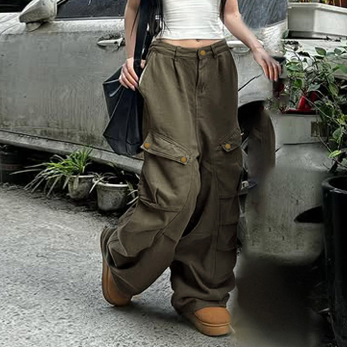 Women's Wide-Leg Cargo Pants with Multiple Pockets