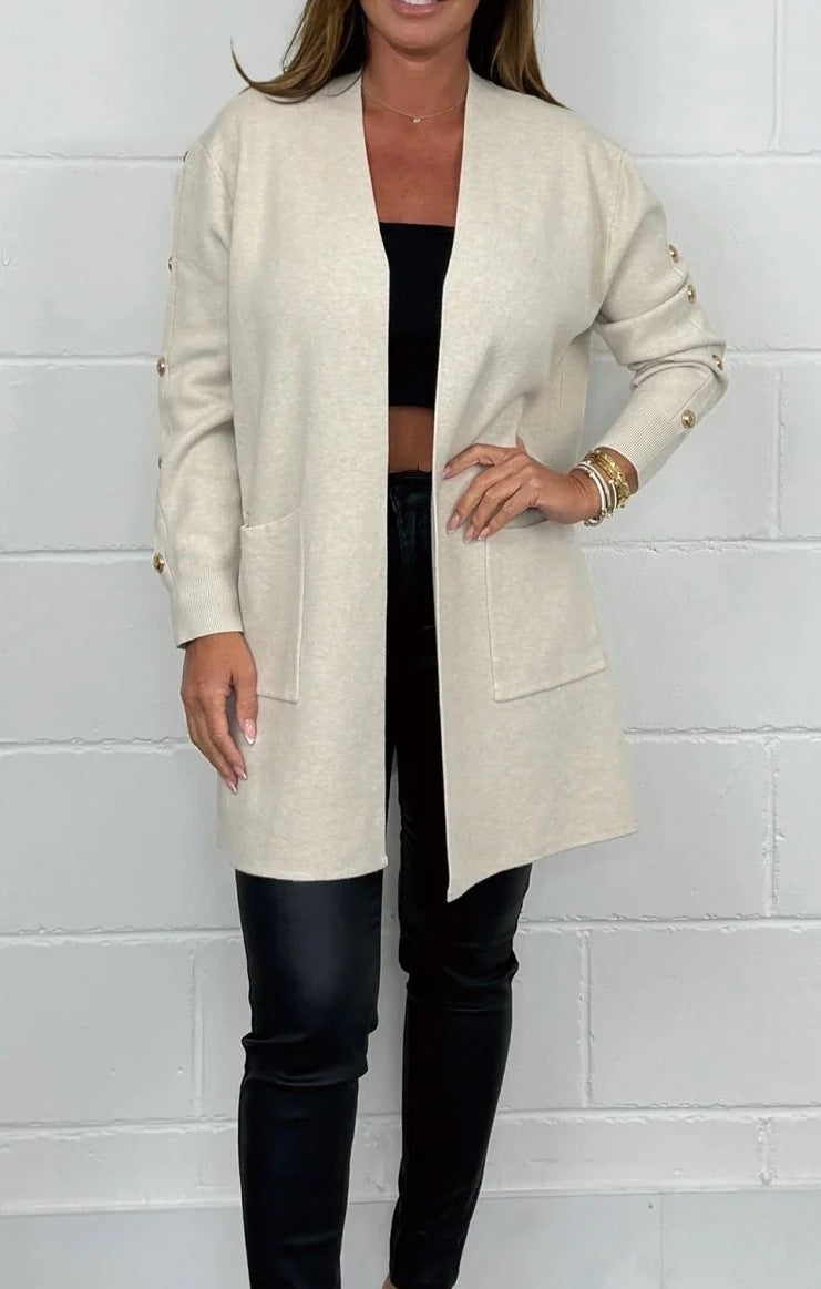 Women's Elegant Knit Cardigan with Button Details and Pockets