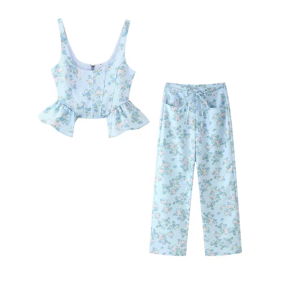 Women's Top and Pants Set with Floral Design