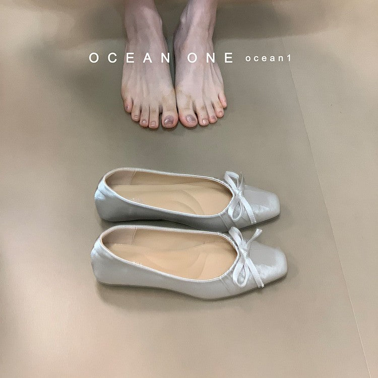 Women's Ballet Flats with Decorative Bow Detail