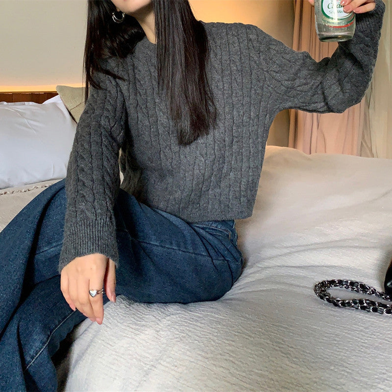 Women's Chunky Knit Sweater with Textured Pattern and Relaxed Fit