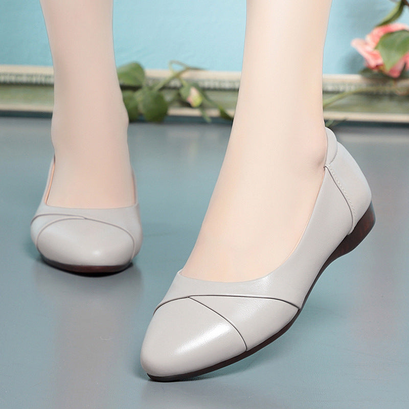 Women's Ballet Flats with Elegant Cut and Comfortable Footbed