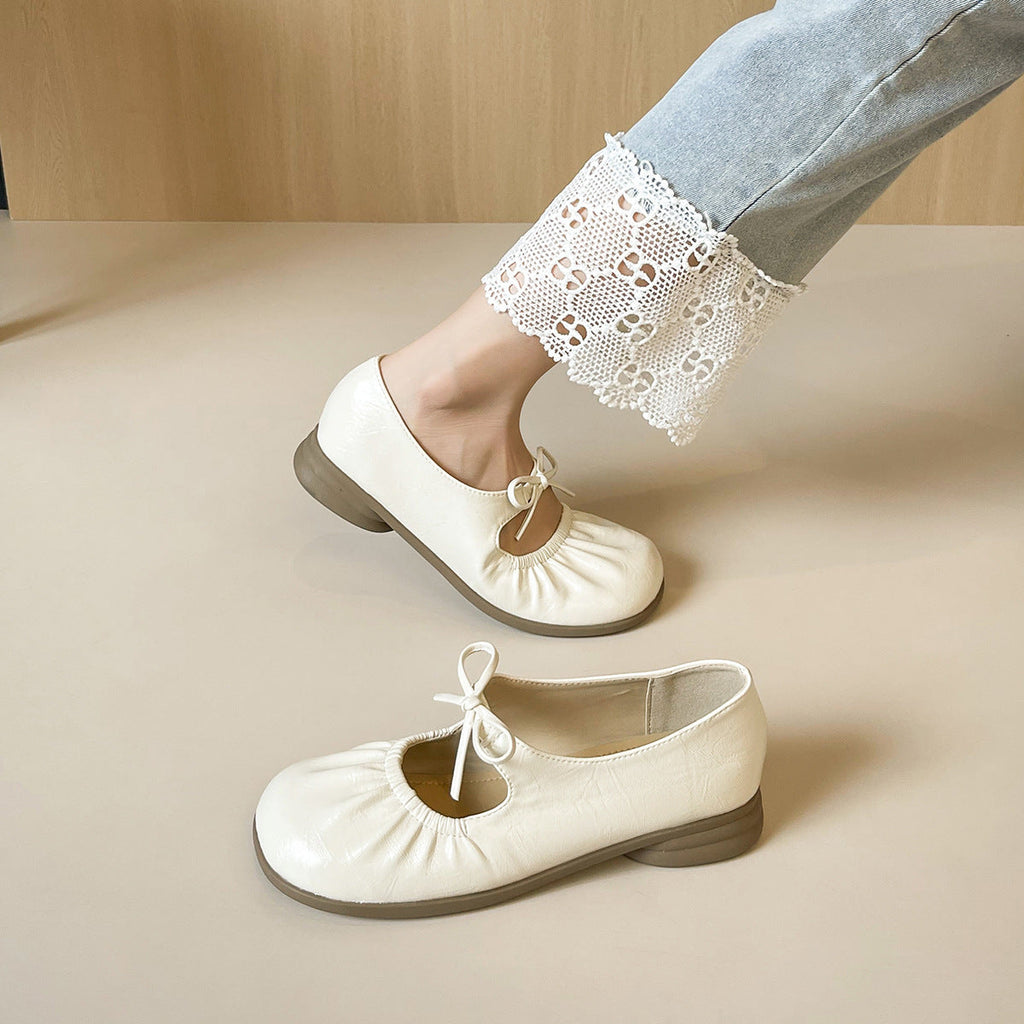 Women's Ballet Flats with Pleated Design and Lacing