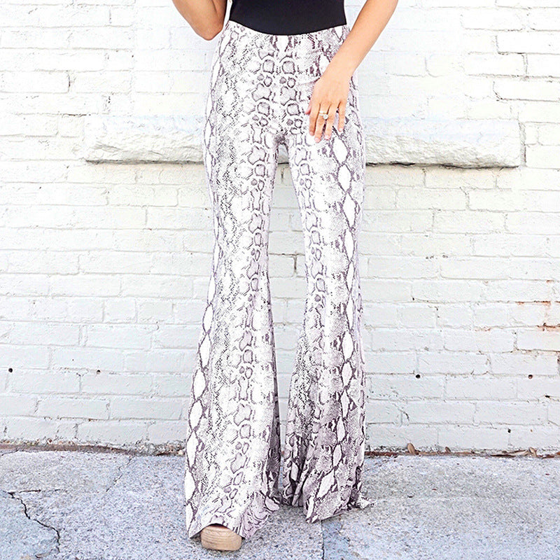 Women's Flared Leggings in Elegant Snakeskin Print