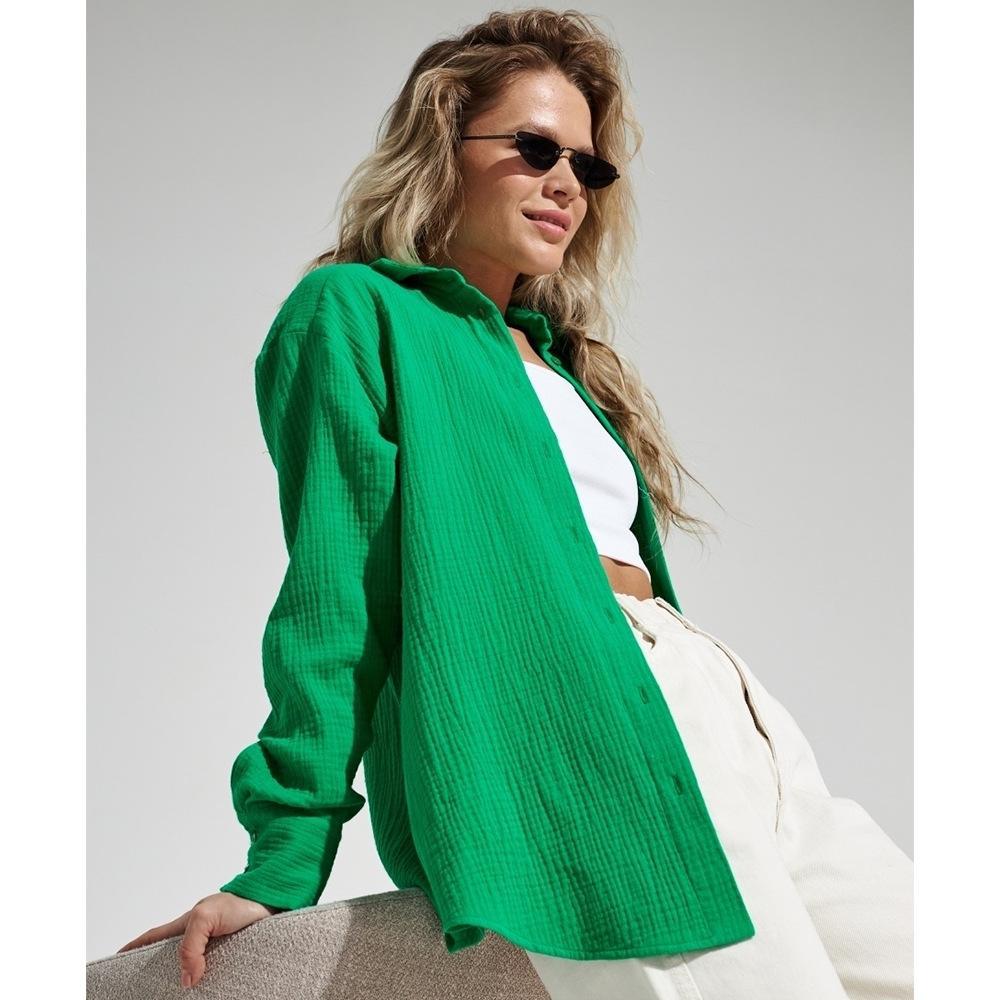 Casual Women's Long-Sleeve Blouse in Light Plaid Design