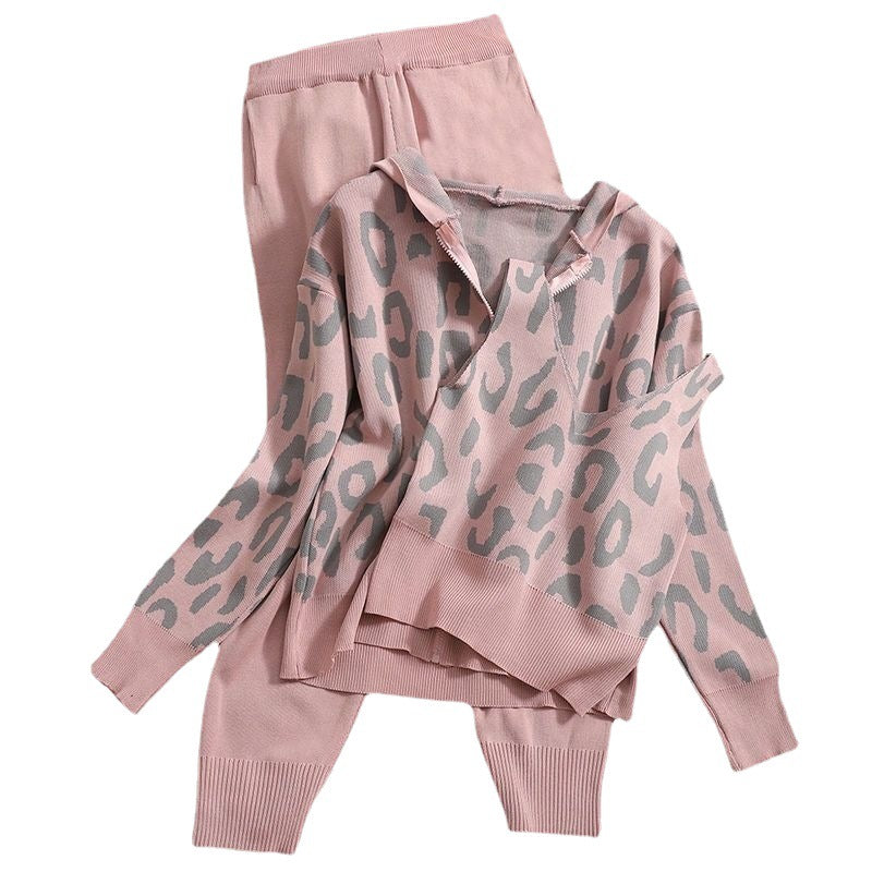 Women's Cozy Knit Loungewear Set with Leopard Print