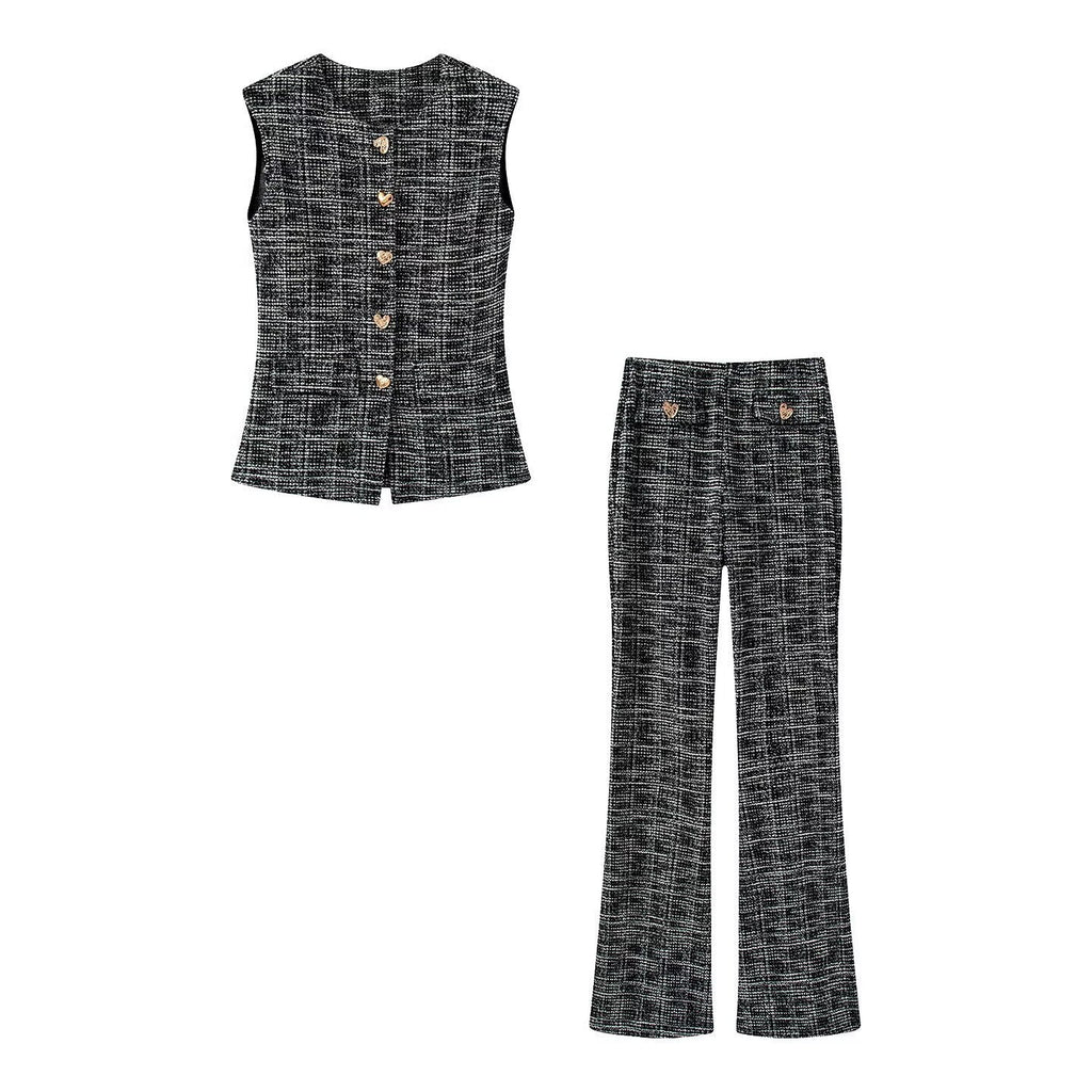 Women's Elegant Plaid Trousers with Slim Cut and Decorative Buttons