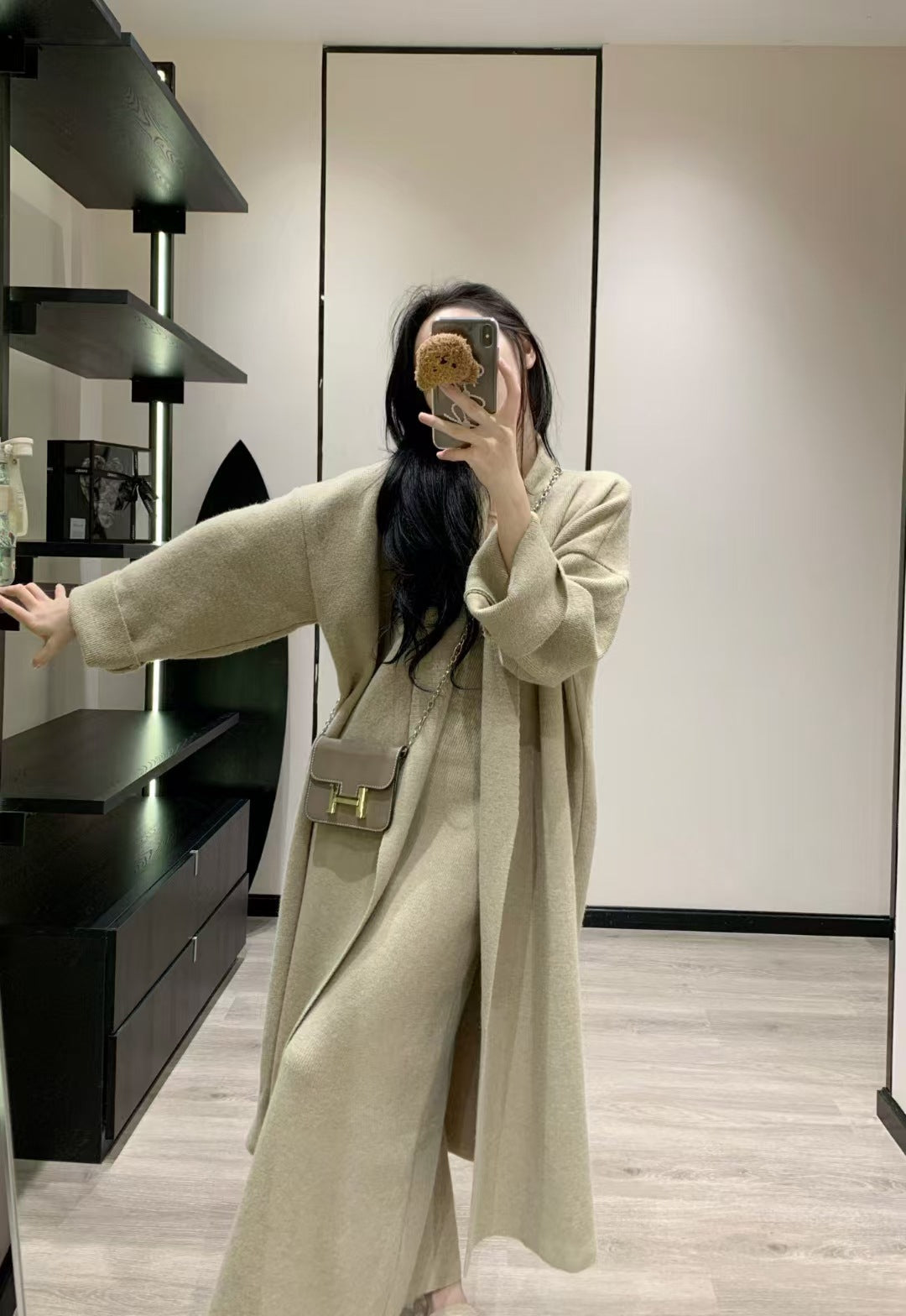 Women's Elegant Knit Coat with Wide Cut and Practical Pockets