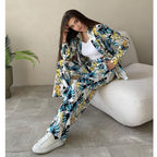 Women's Fashionable Ensemble with Floral Pattern and Wide Cut