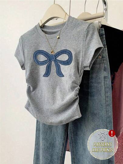 Women's Crop T-Shirt with Fitted Cut and Modern Design