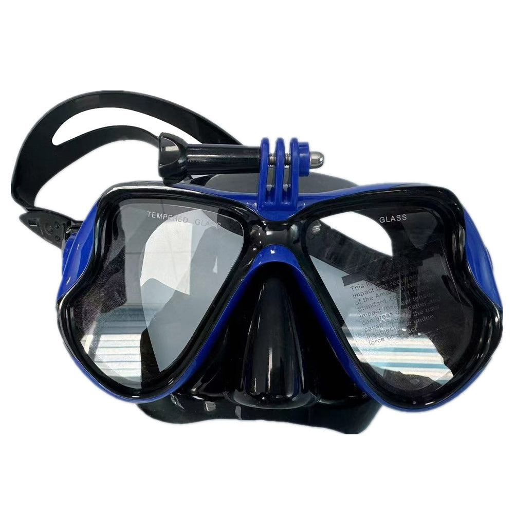 Diving mask with ergonomic silicone design