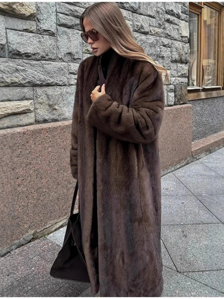 Women's Luxurious Faux Fur Coat with Elegant Cut and High Collar