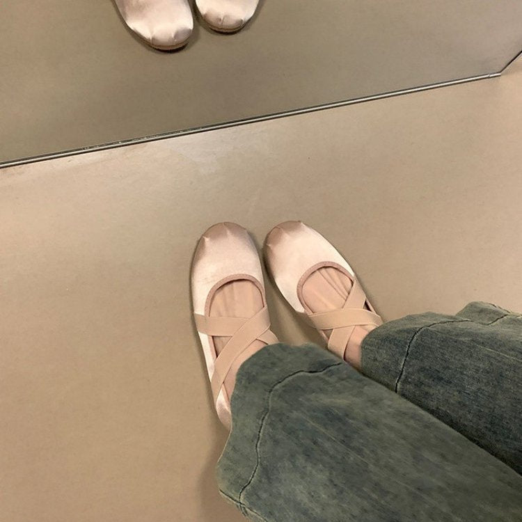 Women's Ballet Flats with Decorative Strap and Comfortable Footbed