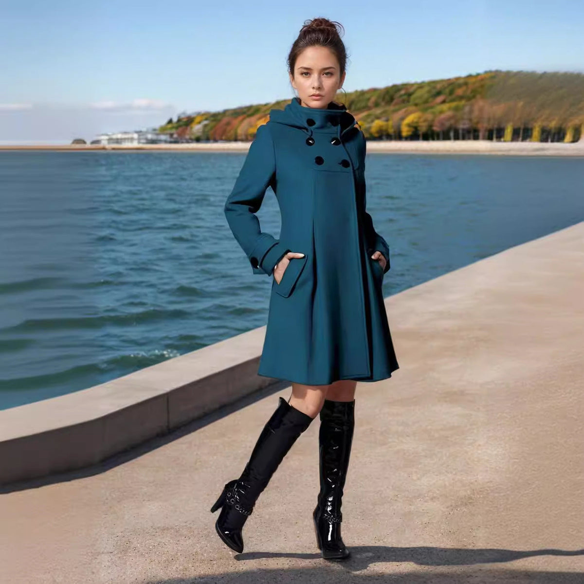 Elegant Wool Coat with Modern Collar and Pockets