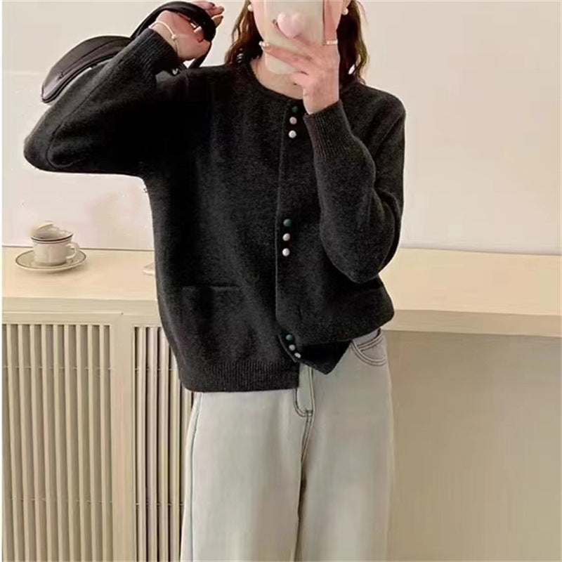 Women's Cozy Cardigan with Colorful Buttons and Practical Pockets