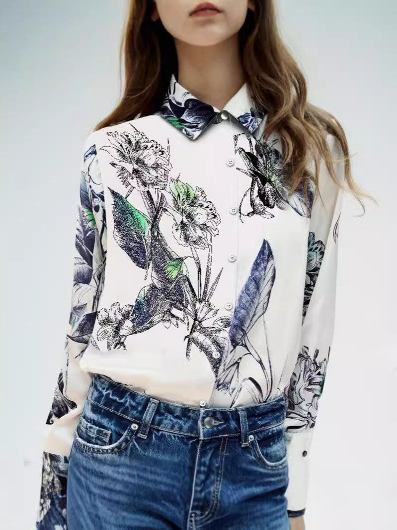 Women's Blouse with Floral Print and Elegant Button Placket
