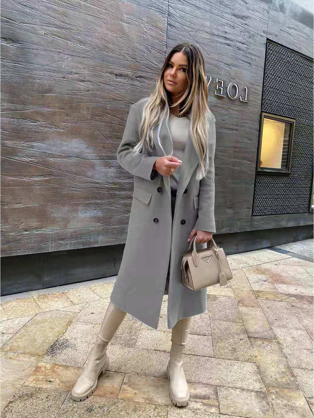 Women's Elegant and Timeless Double-Breasted Wool Coat