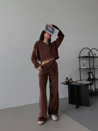 Women's Elegant Velour Lounge Set with Cropped Top and Wide-Leg Pants