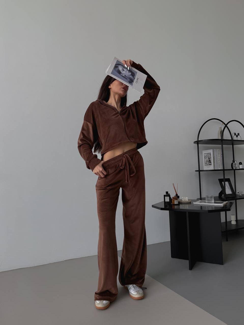 Women's Elegant Velour Lounge Set with Cropped Top and Wide-Leg Pants