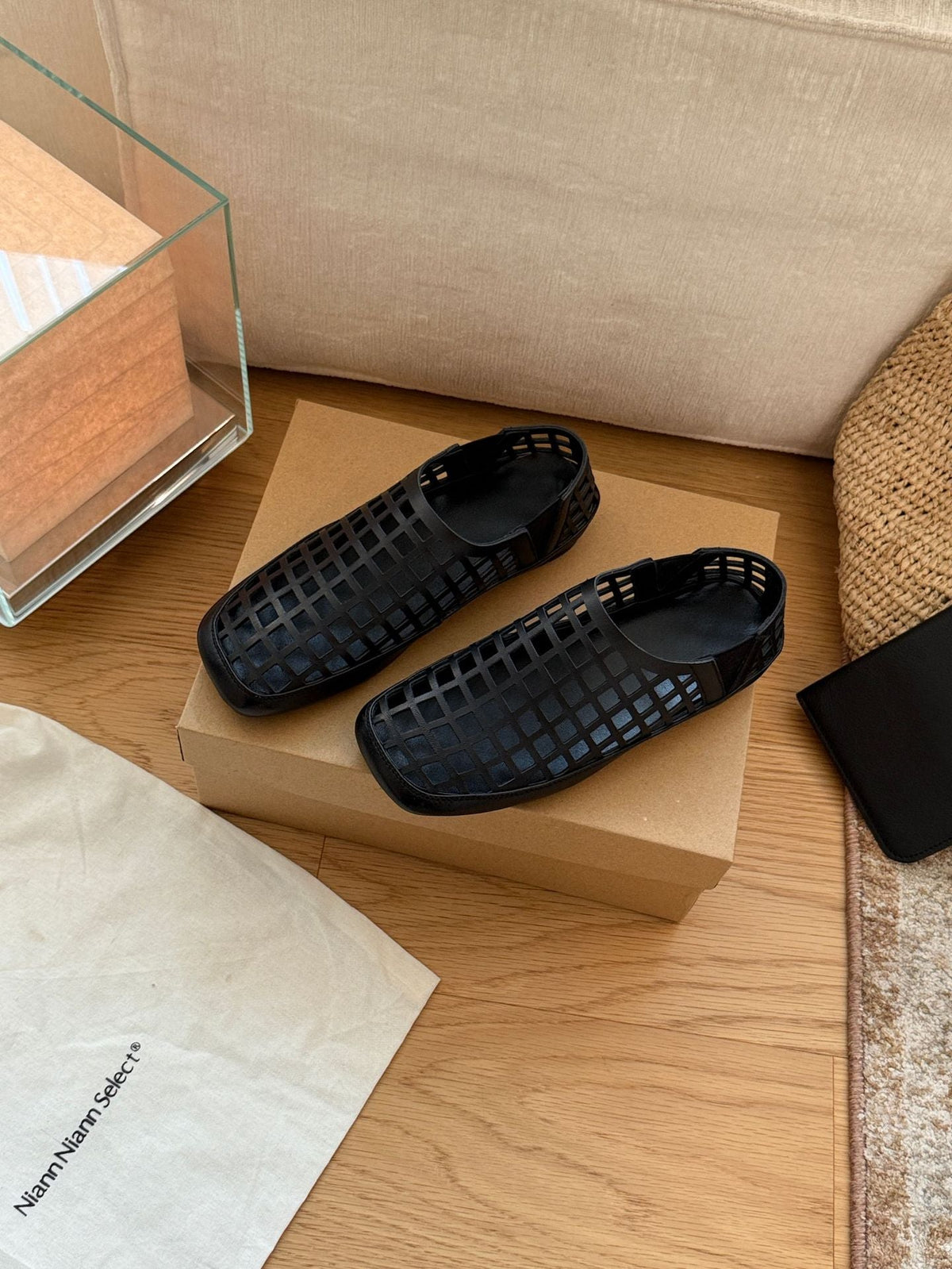 Women's Breathable Clogs with Practical Design