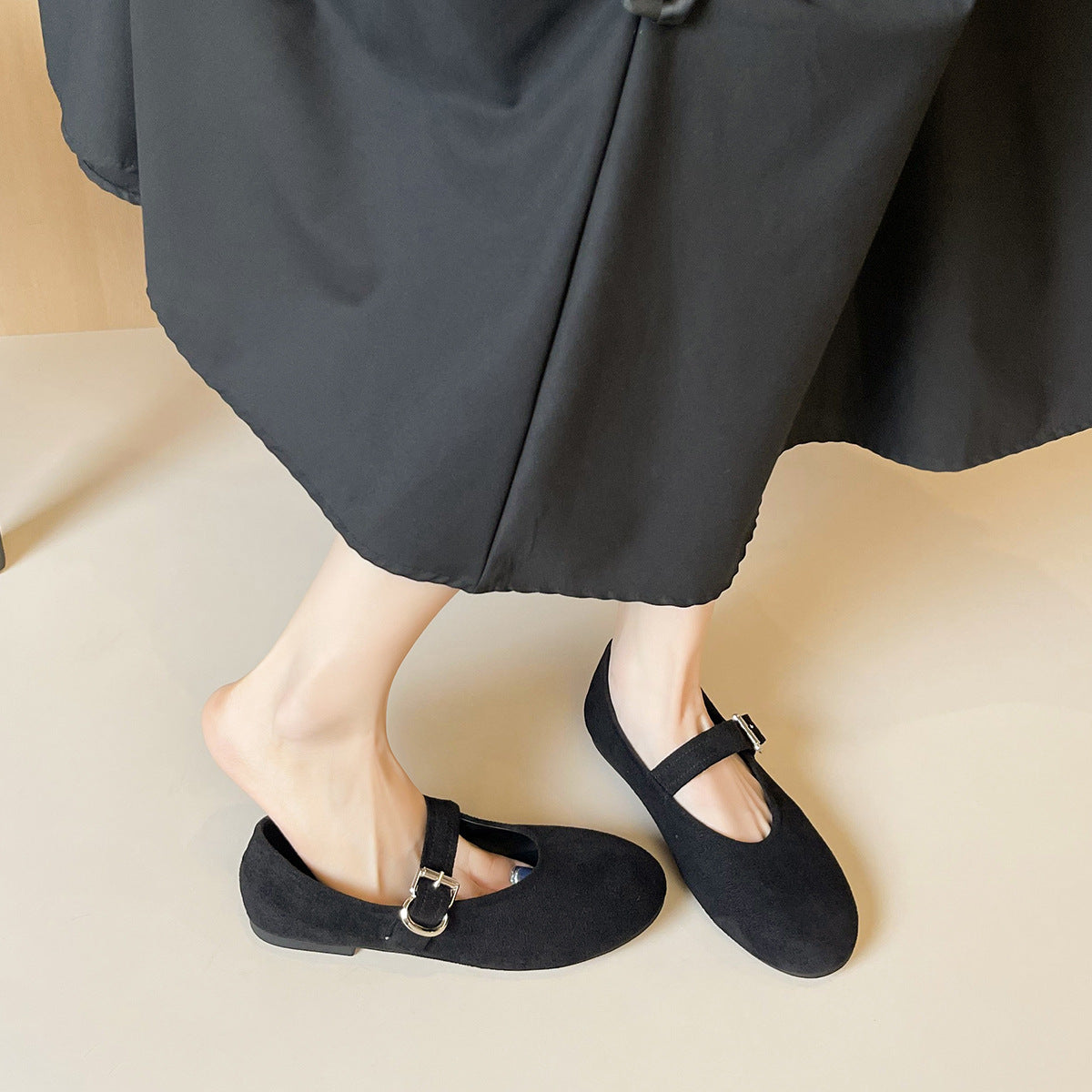 Women's Ballet Flats with Elegant Strap and Buckle Detail