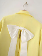 Women's Blazer Jacket with Elegant Cut and Practical Pockets