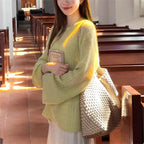 Women's Chunky Knit Sweater with Wide Cut and Fashionable Balloon Sleeves