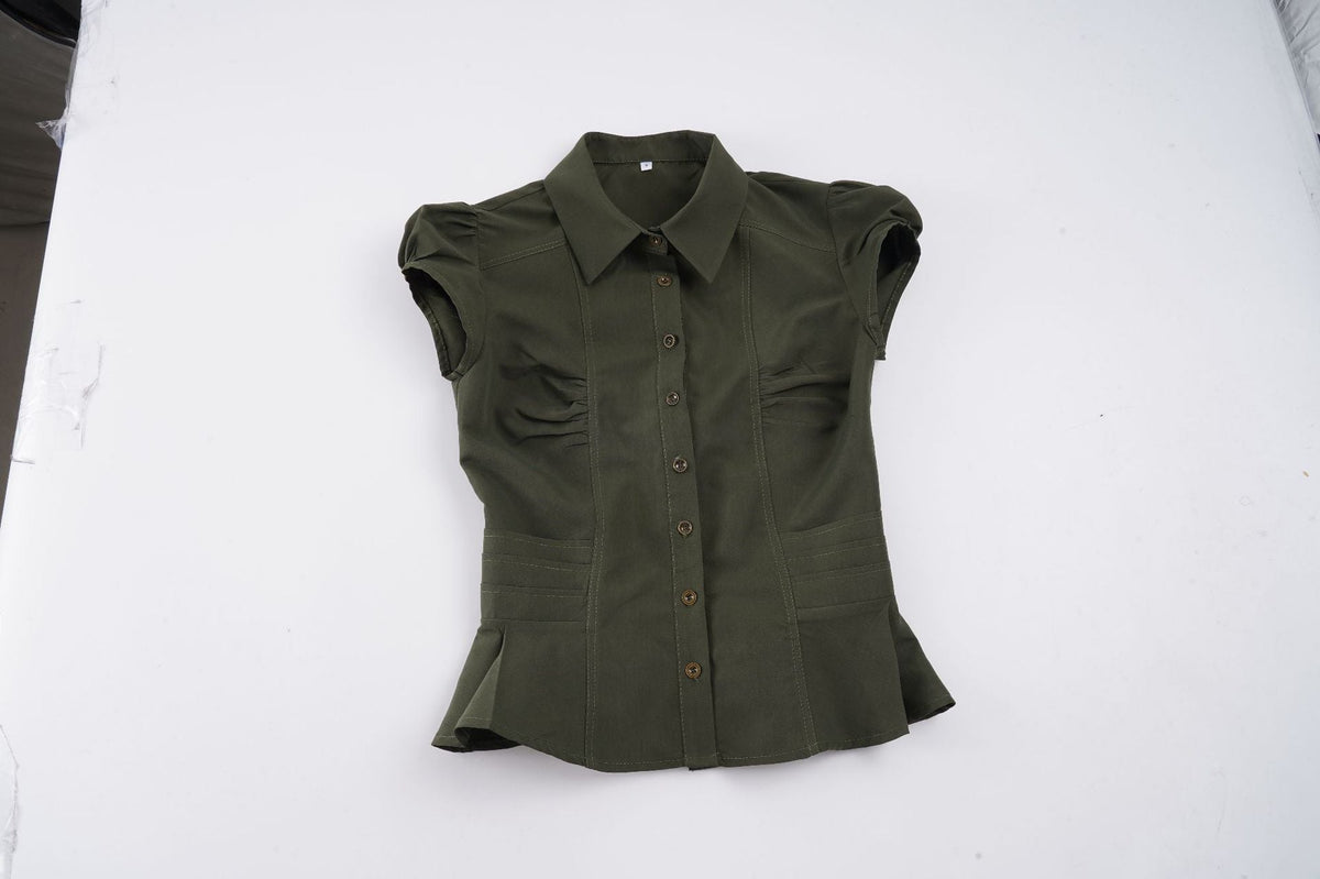 Elegant Blouse with Puff Sleeves and Tailored Fit