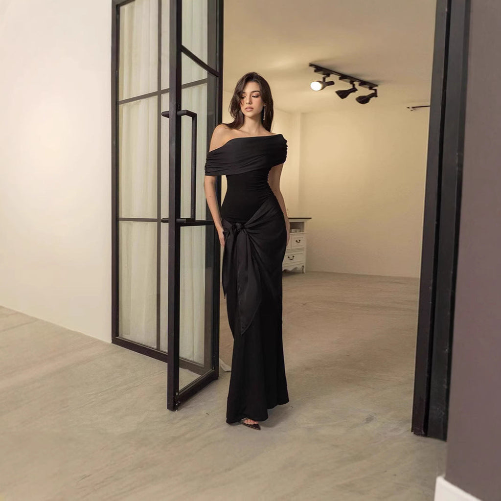 Women's Evening Dress with Elegant Off-Shoulder Design and Fitted Cut