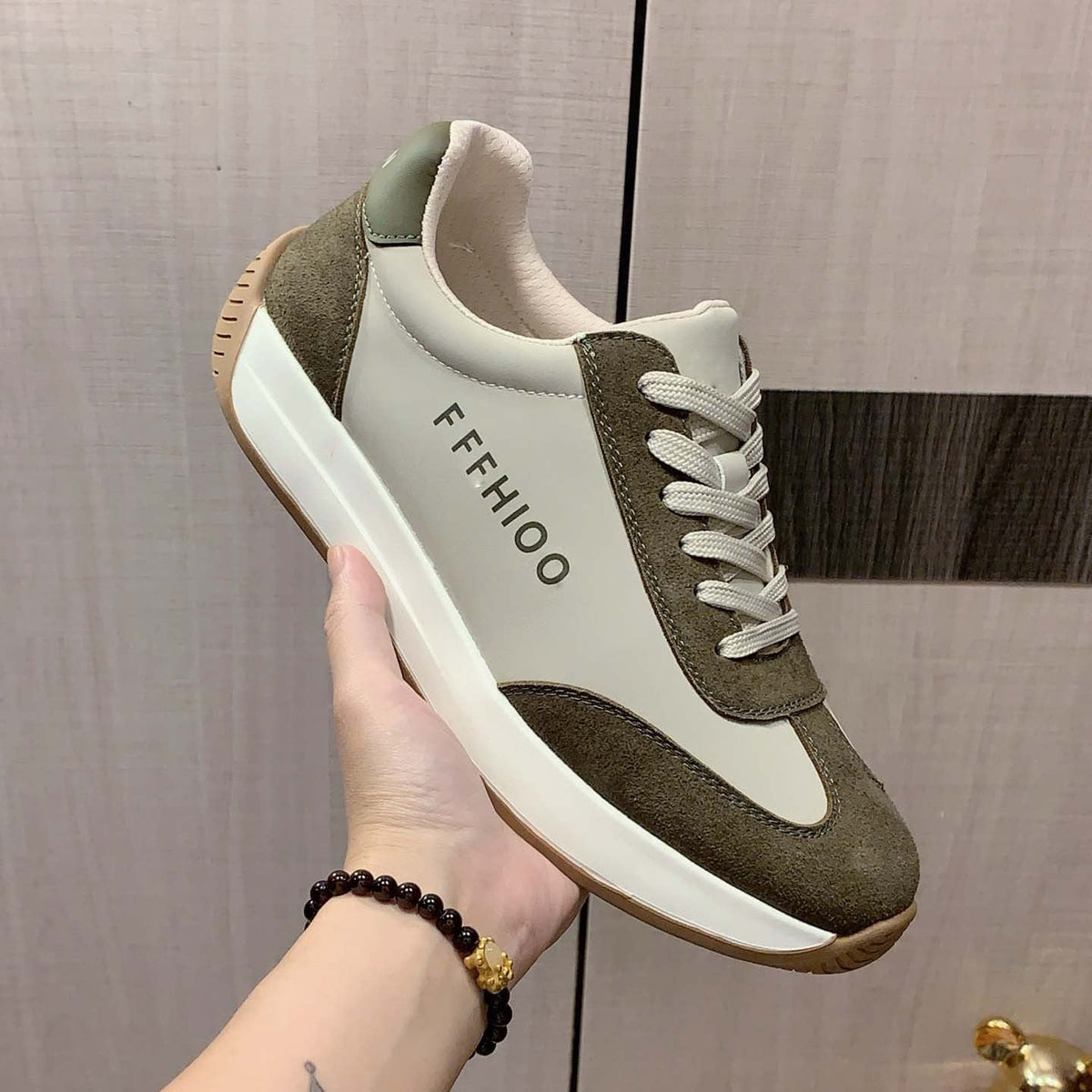 Women's Breathable Lifestyle Sneakers with Non-Slip Sole
