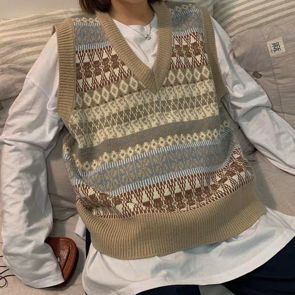 Women's Sleeveless V-Neck Patterned Knit Vest