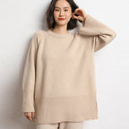 Elegant, Casual Knit Sweater with Wide Cut and Detailed Sleeves