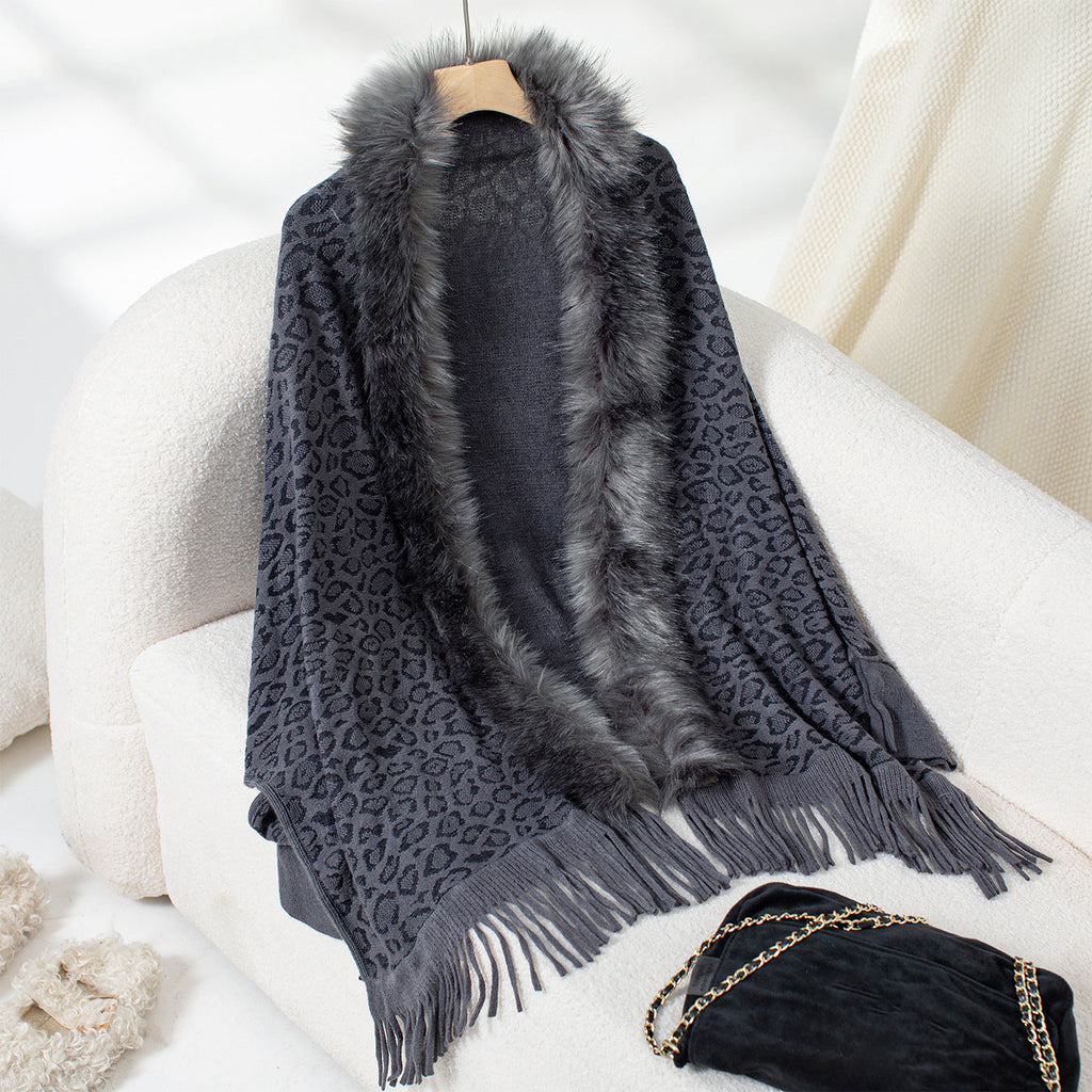 Women's Elegant Knit Poncho with Faux Fur Collar and Fringed Hem