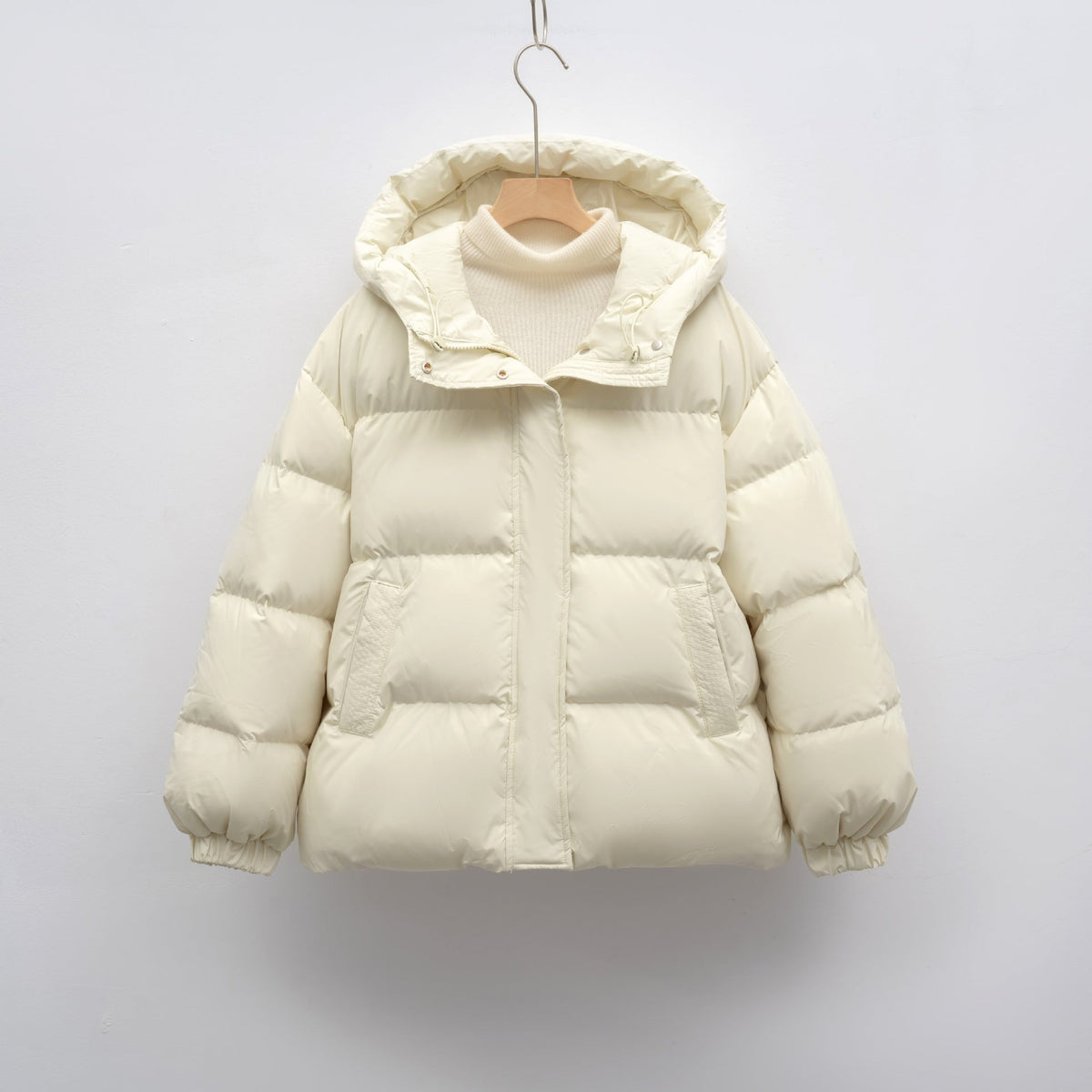 Women's Fashionable Winter Jacket with Voluminous Puff Sleeves