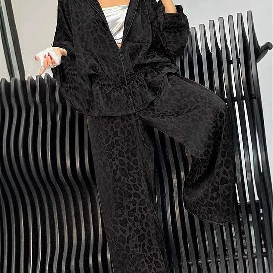 Casual Jumpsuit with Leopard Print and Wide Cut