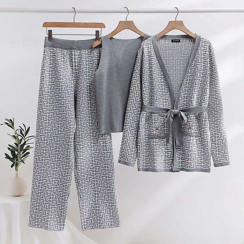 Women's Fashionable and Luxurious Loungewear Set with Elegant Pattern and Pockets