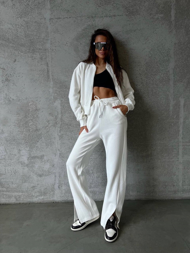 Women’s loungewear set with short zip jacket and high-waisted jogging pants with side split