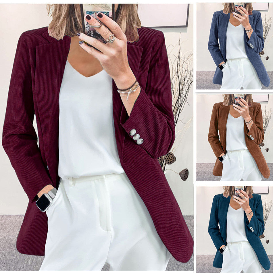 Elegant Striped Blazer with Slim Silhouette