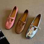 Women's Ballet Flats with Strap and Glossy Finish