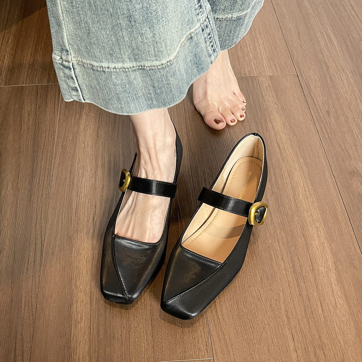 Women's Ballet Flats with Elegant Buckle