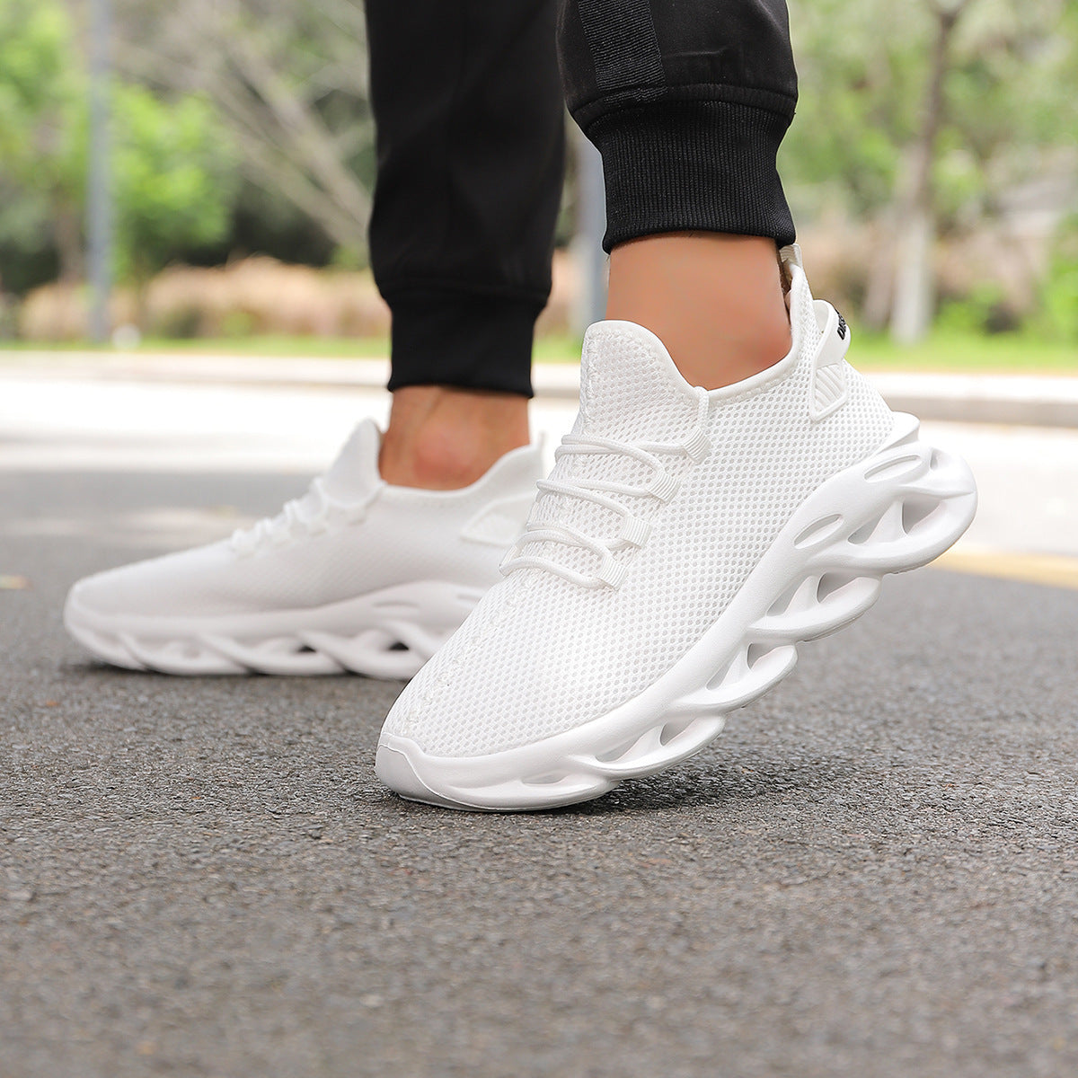 Women's Breathable and Comfortable Sneakers with Innovative Cushioning System