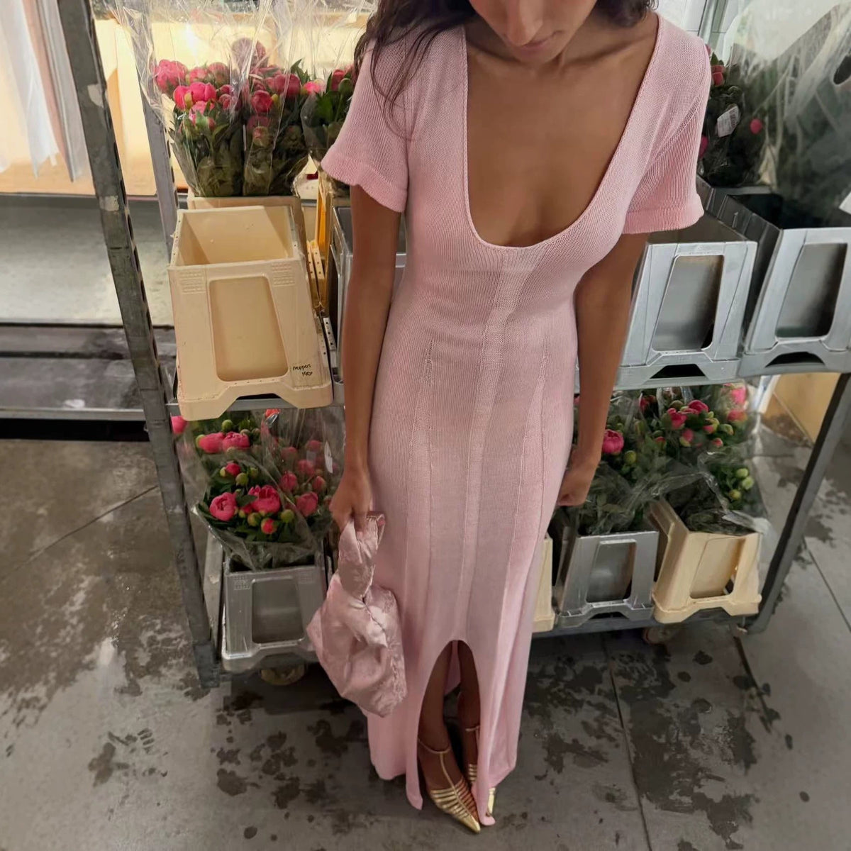 Elegant Figure-Hugging Maxi Dress with V-Neck