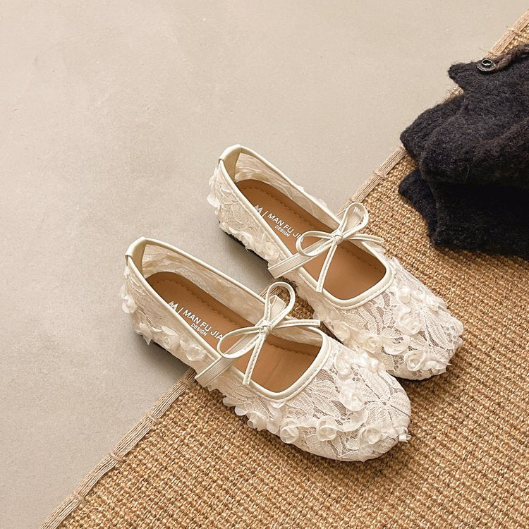 Women's Ballet Flats with Floral Lace Design