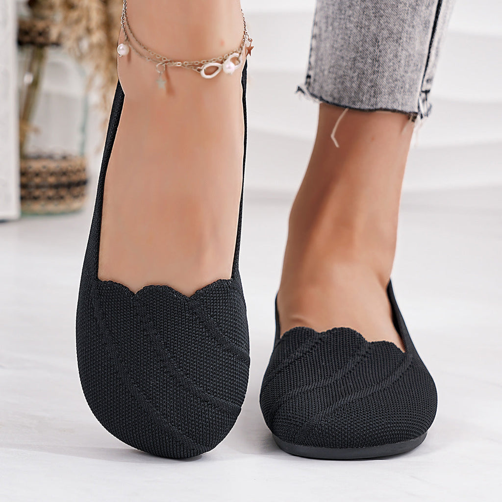 Women's Ballet Flats with Scalloped Edge