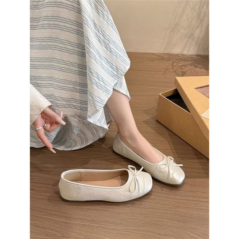 Women's Ballet Flats with Decorative Bow Design