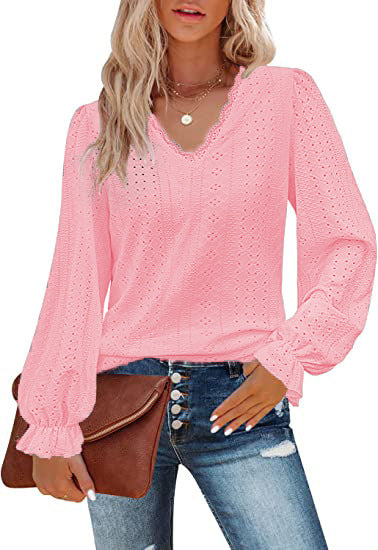 Women's Blouse with Romantic Cut and Detailed Embroidery