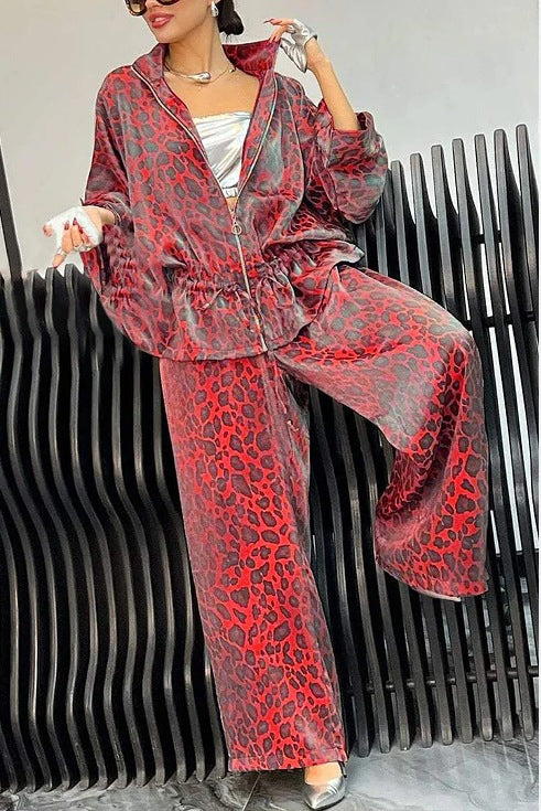 Casual Jumpsuit with Leopard Print and Wide Cut