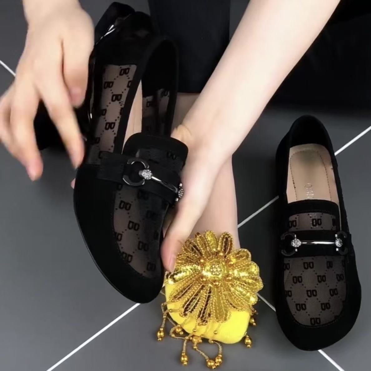 Women's Ballet Flats with Transparent Design and Fashionable Accents